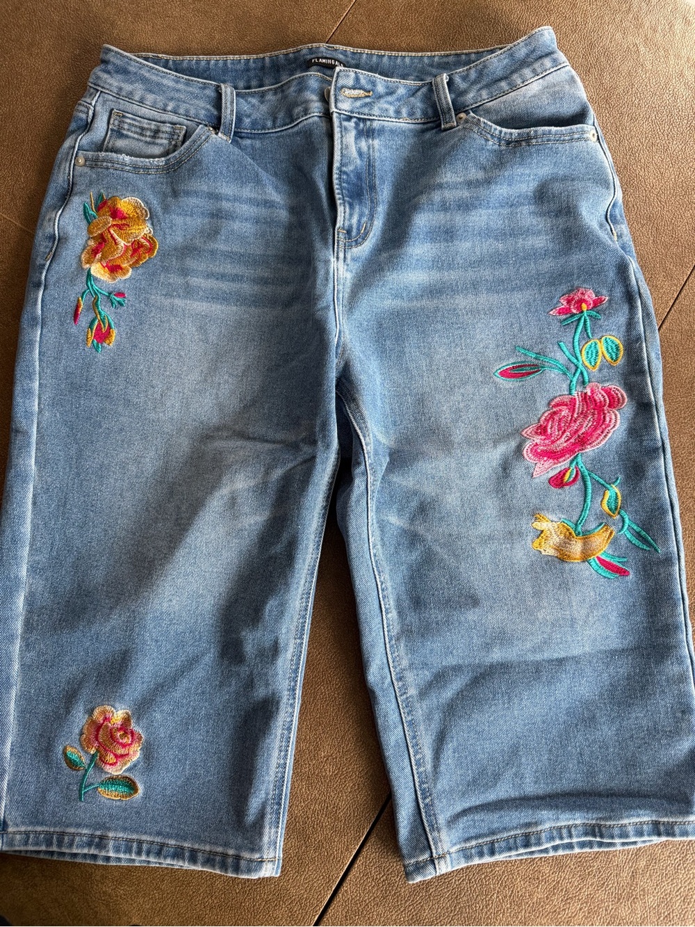 14/16 2X Flamingals Women’s Light Blue Embroidered Floral Capri Jeans, NEW, $35